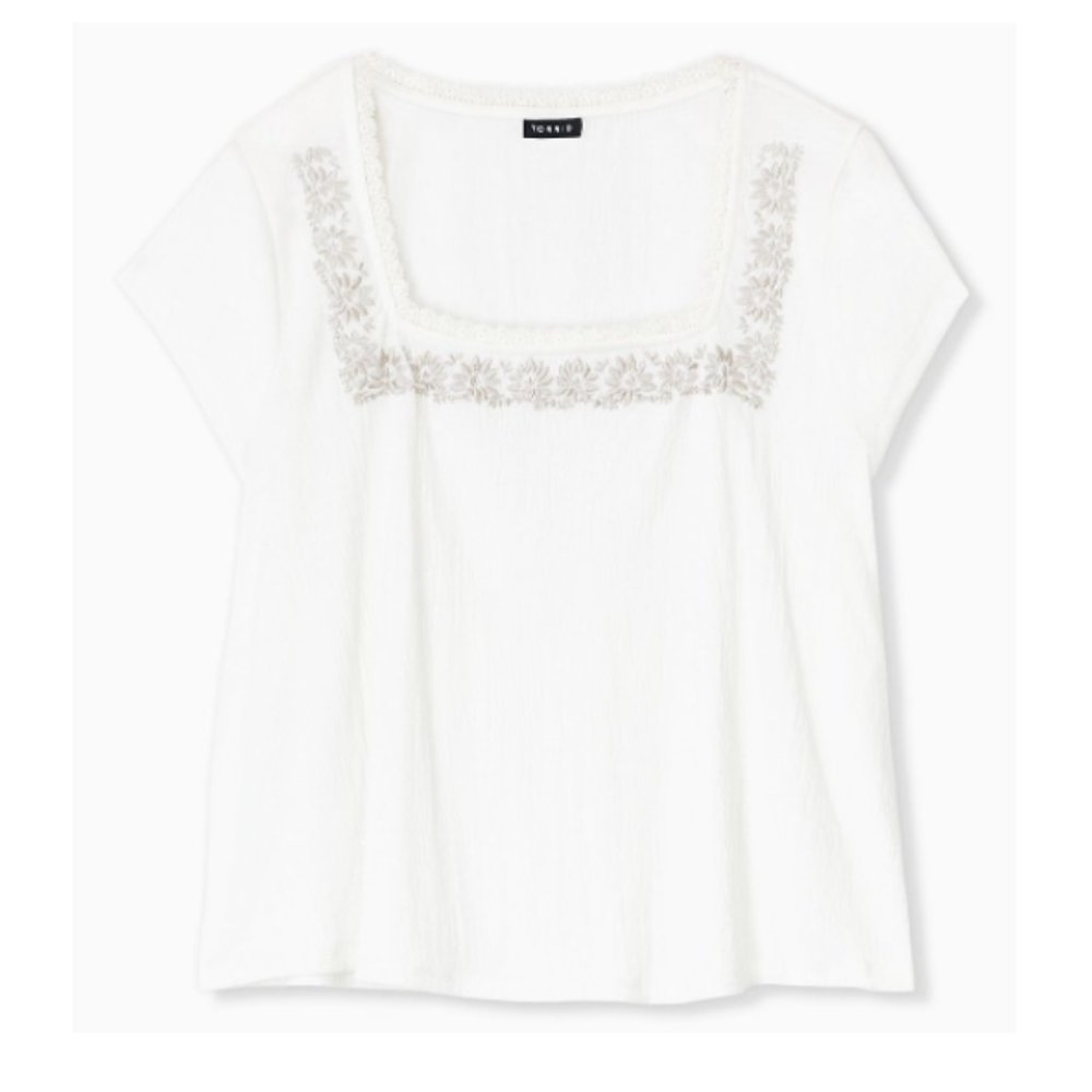 Torrid NWT ivory crepe embroidered short sleeve top size 0/Large